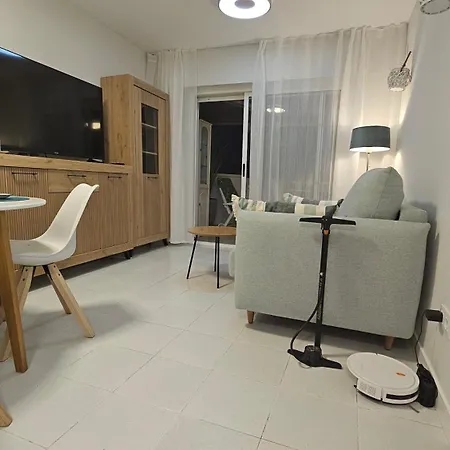 Esmeralda 111b Apartment